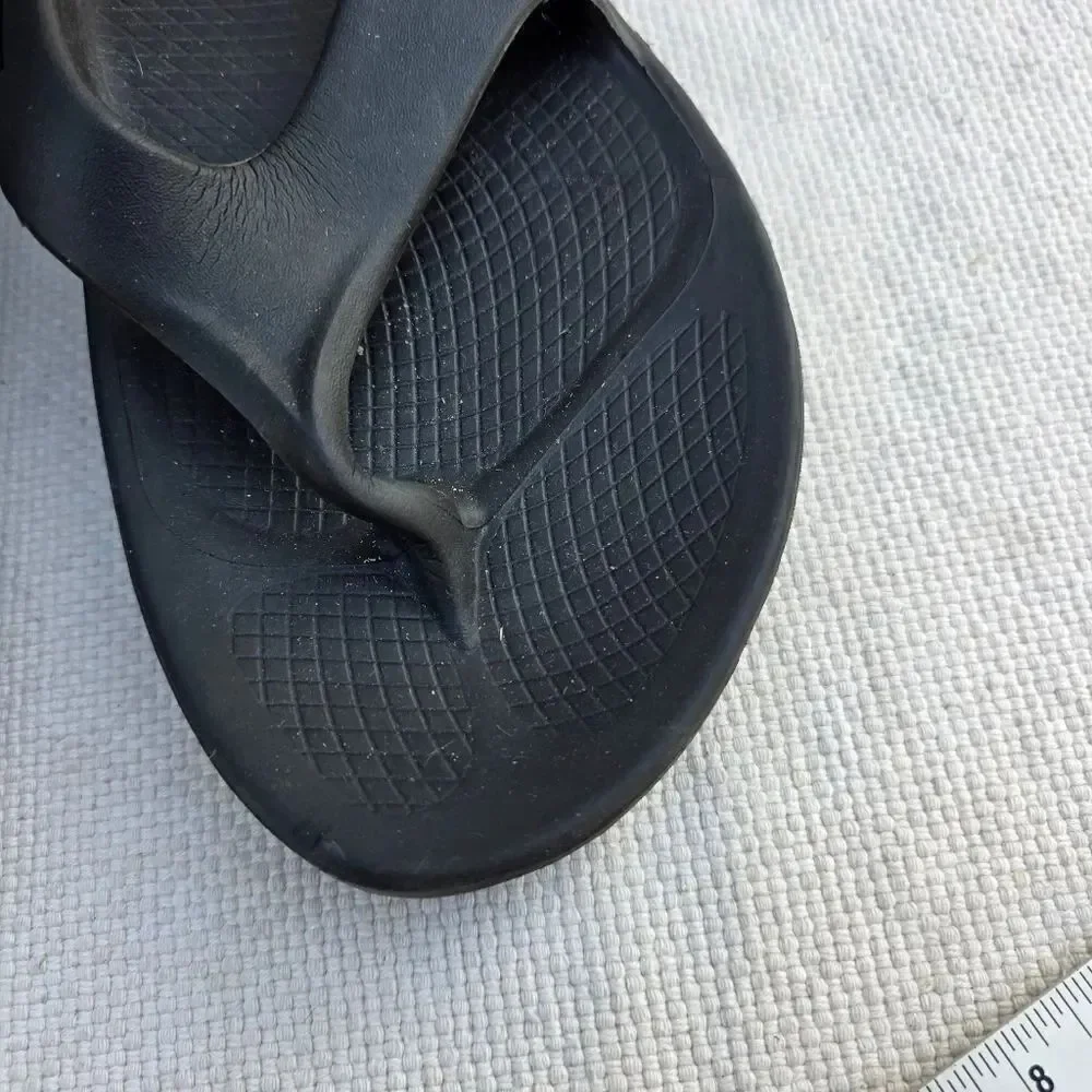 Oofos recovery sandals